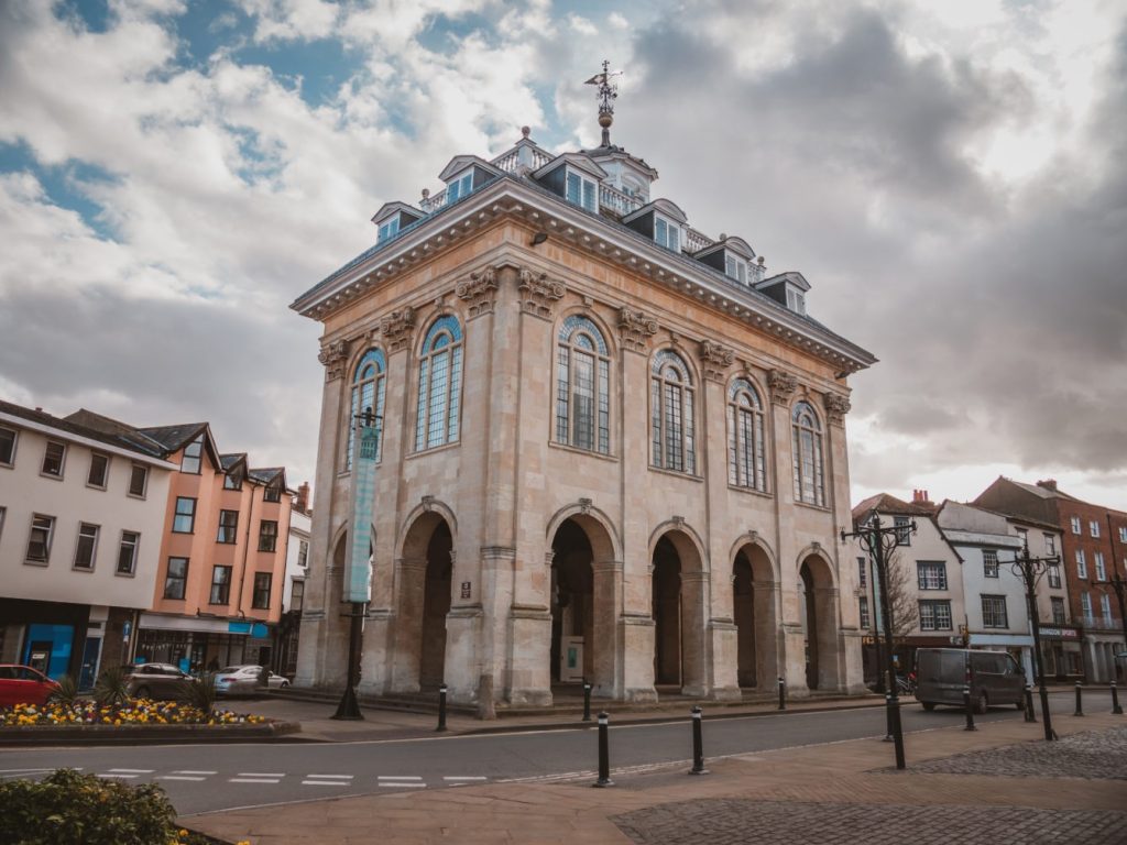 Smooth rides: exploring taxi choices in Abingdon Smooth rides: exploring taxi choices in Abingdon