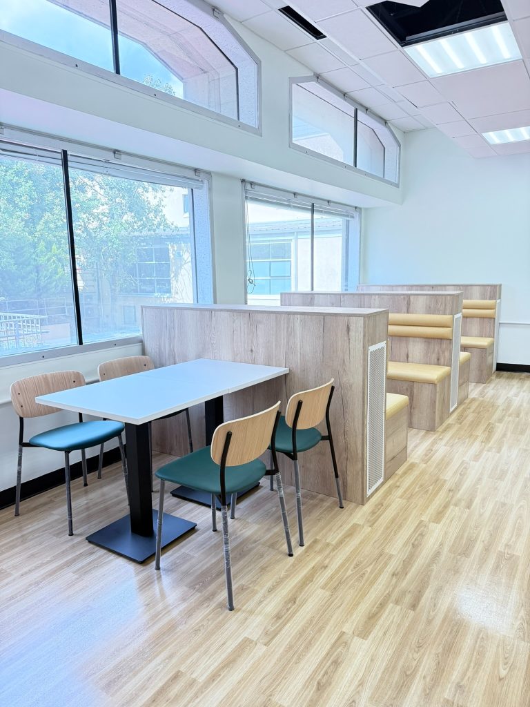 Seating that elevates spaces and workﬂows