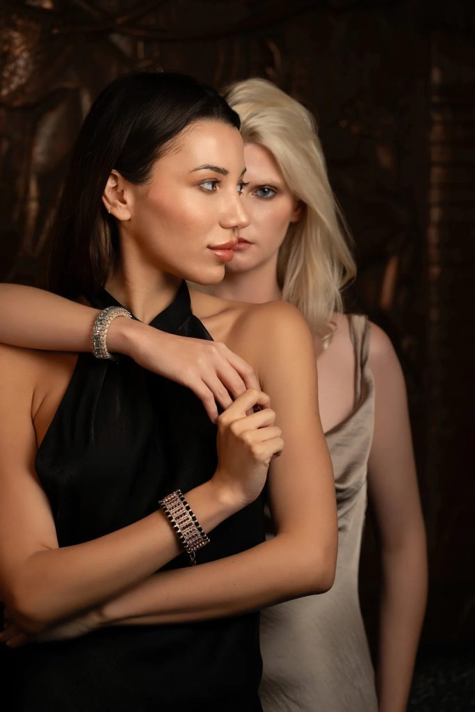 Blue Thread Pavé Diamond Bracelet: Subtle Luxury for Everyday Style