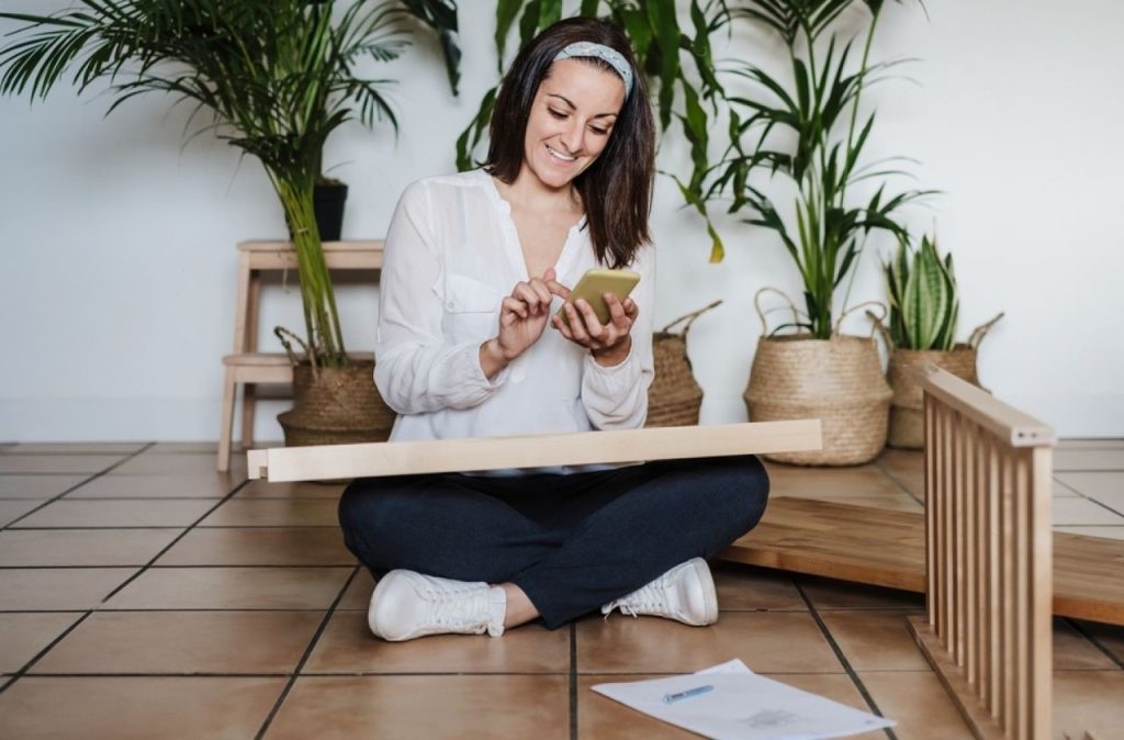 Crafting clear assembly guides that users actually follow