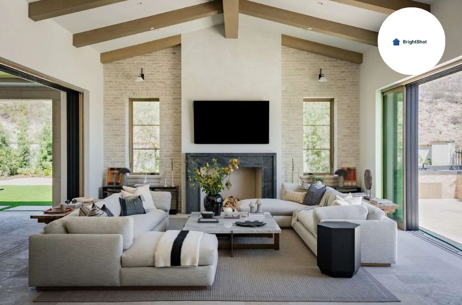 Smart, stylish property tours for the Spanish market Smart, stylish property tours for the Spanish market