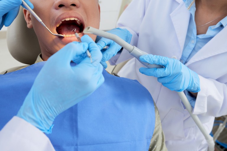 Urgent tooth extraction services in Winnipeg you can trust Urgent tooth extraction services in Winnipeg you can trust