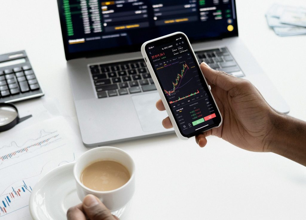 A practical starter guide to investing in Canada with confidence A practical starter guide to investing in Canada with confidence