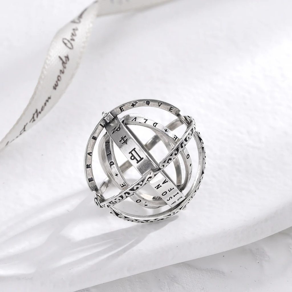 Timeless elegance: a guide to silver jewellery for women