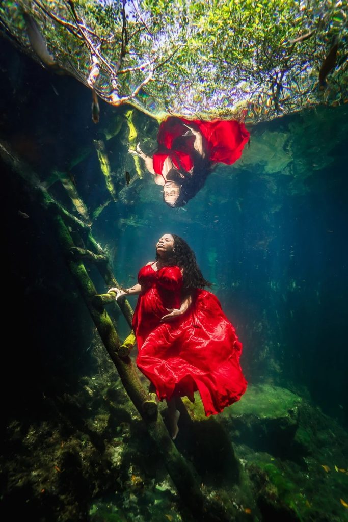 Capturing Expectant Moments Beneath the Surface Capturing Expectant Moments Beneath the Surface